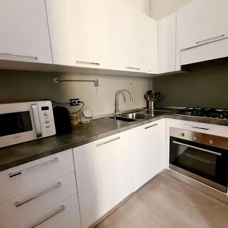 Apartamento Porta Romana Experience - Authentic Milanese Flat Milão